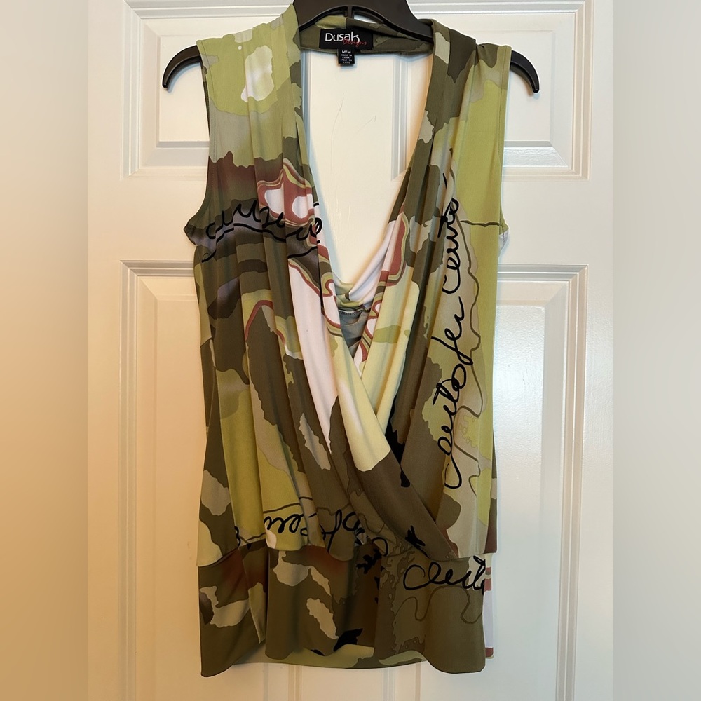 Dusak Woman’s Sleeveless top size medium